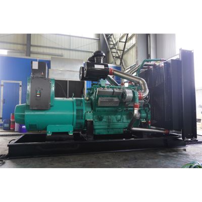 600kw乾能柴油發(fā)電機(jī)組-乾能12缸柴油機(jī)12V138BZLD柴油發(fā)電機(jī)組,缸徑/行程：138/160mm,柴油發(fā)電機(jī)組水冷發(fā)動(dòng)機(jī)功率660KW,柴油發(fā)電機(jī)組配套馬拉松斯坦福發(fā)電機(jī)。廠價(jià)直銷歡迎選購：13773399855。