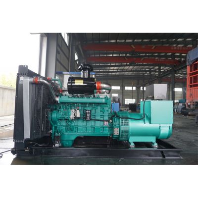 200kw乾能柴油發(fā)電機(jī)組-乾能6缸柴油機(jī)G128ZLD柴油發(fā)電機(jī)組,缸徑/行程：135/150mm,柴油發(fā)電機(jī)組水冷發(fā)動(dòng)機(jī)功率206KW,柴油發(fā)電機(jī)組配套馬拉松斯坦福發(fā)電機(jī)。廠價(jià)直銷歡迎選購：13773399855。