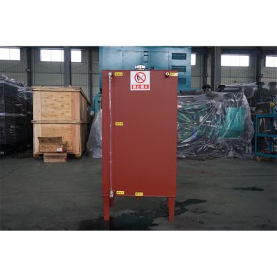 廠價(jià)直銷200L柴油發(fā)電機(jī)組專用油箱,發(fā)電機(jī)組油箱具有透明油標(biāo)、進(jìn)油口有閥關(guān)門(mén)控制、200升油箱回油在油泵油箱上部，柴油排污口在油箱的低部。