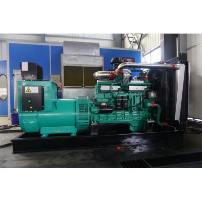 300kw乾能柴油發(fā)電機(jī)組-乾能6缸柴油機(jī)QN13G420D2柴油發(fā)電機(jī)組,缸徑/行程：135/150mm,柴油發(fā)電機(jī)組水冷發(fā)動(dòng)機(jī)功率308KW,柴油發(fā)電機(jī)組配套馬拉松斯坦福發(fā)電機(jī)。廠價(jià)直銷歡迎選購：13773399855。