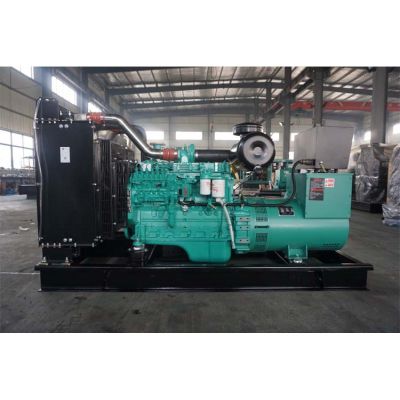 120kw東風(fēng)康明斯柴油發(fā)電機(jī)組-東風(fēng)康明斯6缸柴油機(jī)6BTAA5.9-G12柴油發(fā)電機(jī)組,缸徑/行程：102/120mm,柴油發(fā)電機(jī)組水冷發(fā)動(dòng)機(jī)功率140KW,柴油發(fā)電機(jī)組配套馬拉松斯坦福發(fā)電機(jī)。廠價(jià)直銷歡迎選購：13773399855。
