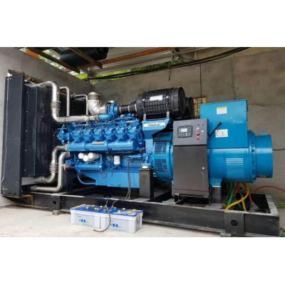 550kw博杜安柴油發(fā)電機(jī)組-博杜安6缸柴油機(jī)6M33D605E200柴油發(fā)電機(jī)組,缸徑/行程：150/185mm,柴油發(fā)電機(jī)組水冷發(fā)動(dòng)機(jī)功率605KW,柴油發(fā)電機(jī)組配套馬拉松斯坦福發(fā)電機(jī)。廠價(jià)直銷歡迎選購(gòu)：13773399855。