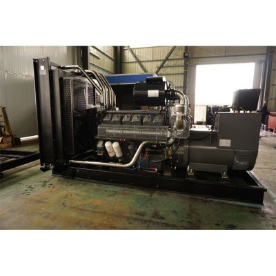 600kw無錫動力柴油發(fā)電機(jī)組-無錫動力12缸柴油機(jī)WD287TAD58柴油發(fā)電機(jī)組,缸徑/行程：138/160mm,柴油發(fā)電機(jī)組水冷發(fā)動機(jī)功率638KW,柴油發(fā)電機(jī)組配套馬拉松斯坦福發(fā)電機(jī)。廠價(jià)直銷歡迎選購：13773399855。