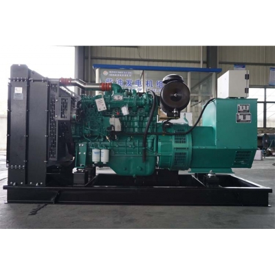 150kw玉柴柴油發(fā)電機(jī)組-玉柴6缸柴油機(jī)YC6A245-D30柴油發(fā)電機(jī)組,缸徑/行程：108/132mm,柴油發(fā)電機(jī)組水冷發(fā)動(dòng)機(jī)功率181KW,柴油發(fā)電機(jī)組配套馬拉松斯坦福發(fā)電機(jī)。廠價(jià)直銷歡迎選購：13773399855。