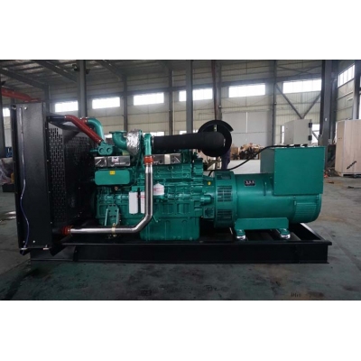 400KW玉柴柴油發(fā)電機(jī)組-玉柴6缸柴油機(jī)YC6T660-D31柴油發(fā)電機(jī)組缸徑/行程：145/165mm,柴油發(fā)電機(jī)組水冷發(fā)動機(jī)功率485KW,柴油發(fā)電機(jī)組配套馬拉松斯坦福發(fā)電機(jī)。廠價(jià)直銷歡迎選購：13773399855。