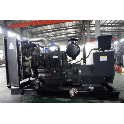 120kw上柴動力柴油發(fā)電機組-上柴股份4缸柴油機6HTAA6.5-G31柴油發(fā)電機組,缸徑/行程：105/124mm,柴油發(fā)電機組水冷發(fā)動機功率141KW,柴油發(fā)電機組配套馬拉松斯坦福發(fā)電機。廠價直銷歡迎選購：13773399855。