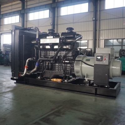 800kw上柴動力柴油發(fā)電機組-上柴股份6缸柴油機6WTAA35-G32柴油發(fā)電機組,缸徑/行程：186/215mm,柴油發(fā)電機組水冷發(fā)動機功率900KW,柴油發(fā)電機組配套馬拉松斯坦福發(fā)電機。廠價直銷歡迎選購：13773399855。